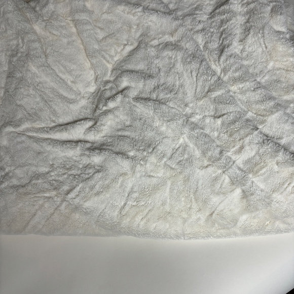 Little Sleepies Emerald Plaid Plus Oversized- Cloud Blanket - Picture 5 of 8